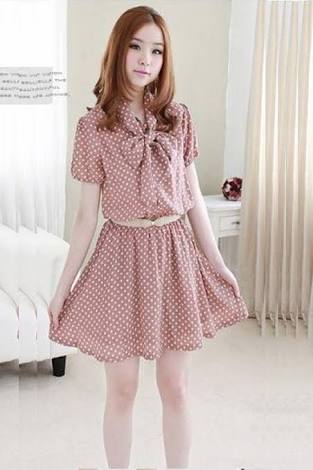 服のワンピースを買うならどこのブランド?(1万まで)
