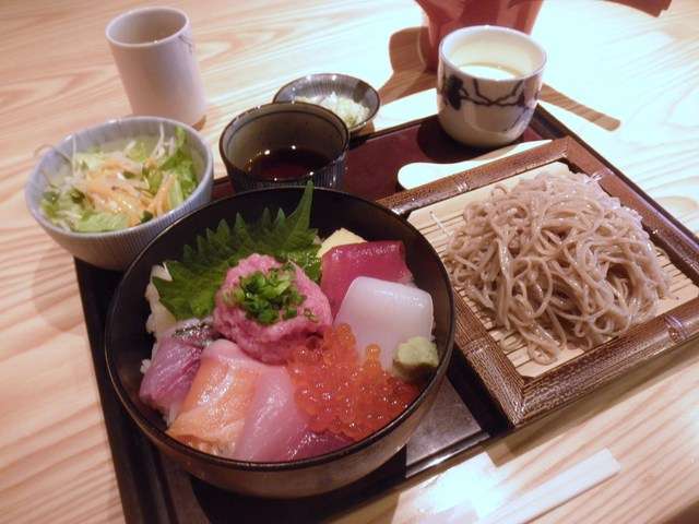 【量重視】麺類＋ご飯もののセット写真