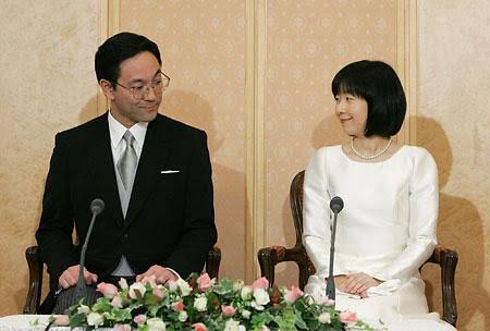 眞子さま、結婚への固い「ご意思」と無言貫く小室親子の見立て