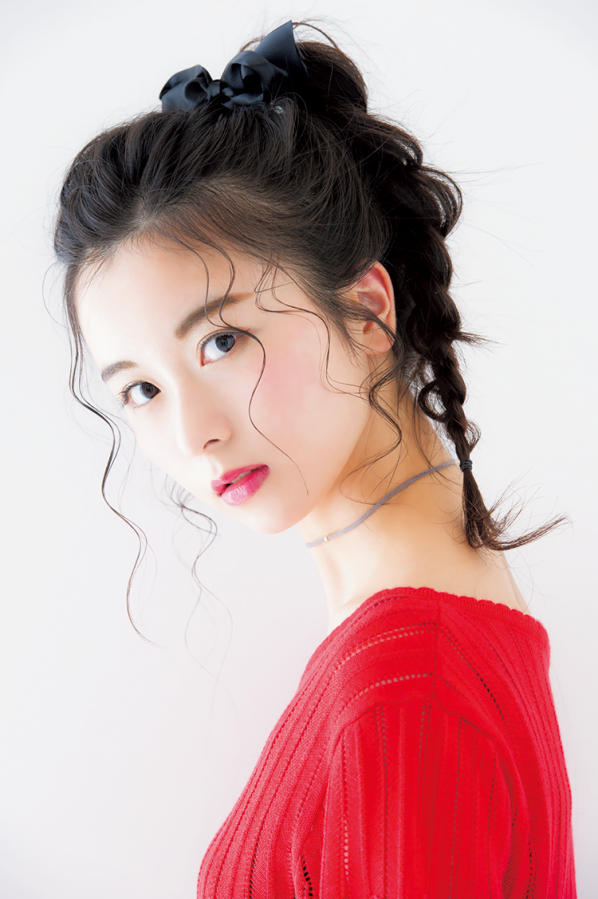 乃木坂46白石麻衣、寝顔が美しすぎる　秋元真夏が撮影＜乃木撮・先行カット＞