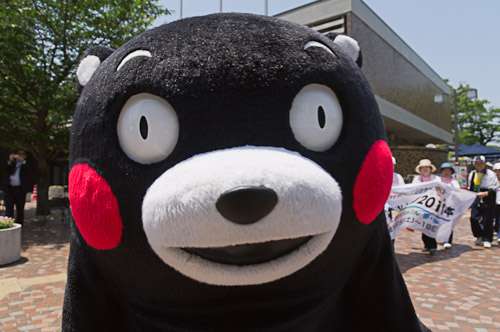 歯茎が黒い人