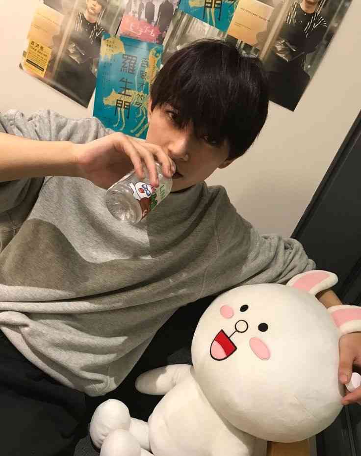 吉沢亮が好きな人〜!