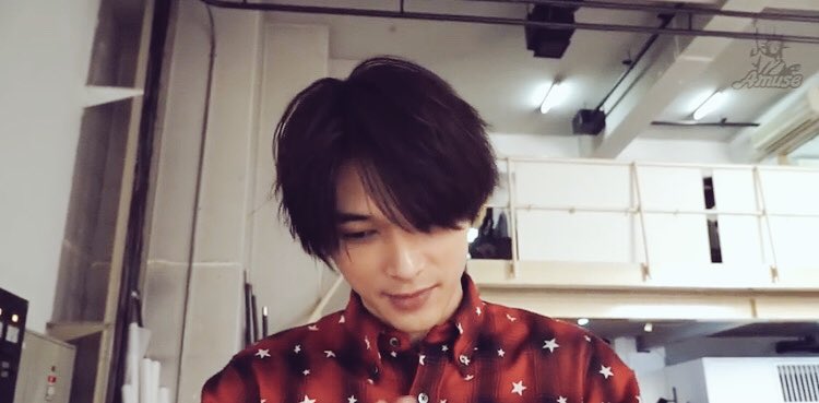 吉沢亮が好きな人〜!