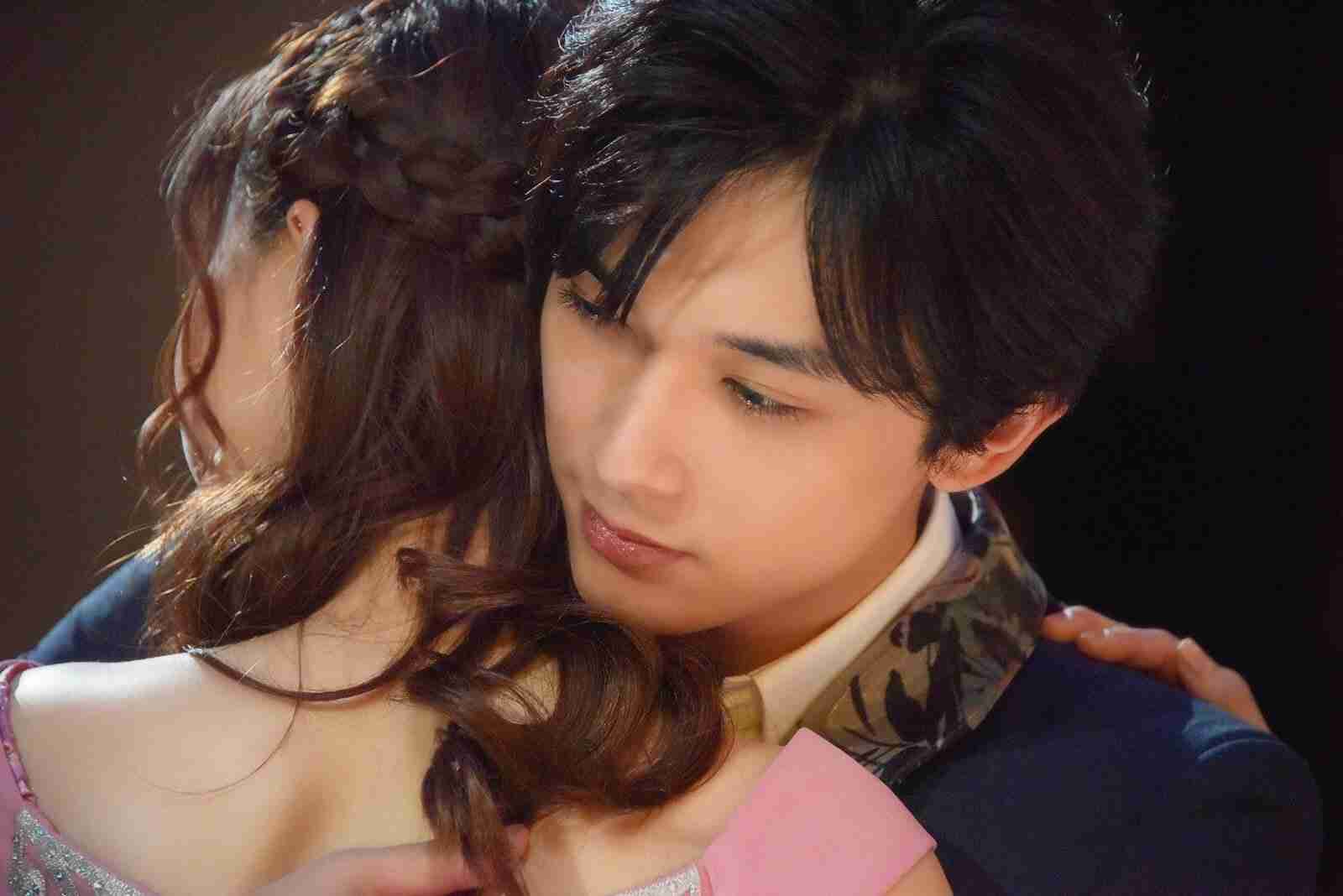 吉沢亮が好きな人〜!