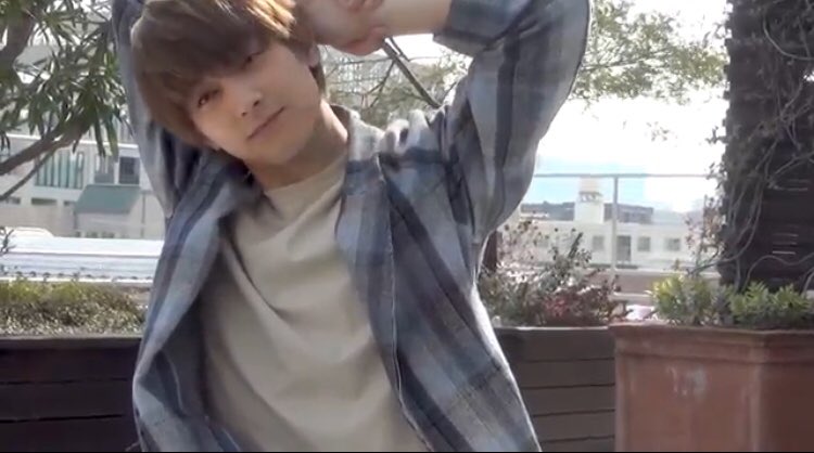 吉沢亮が好きな人〜!