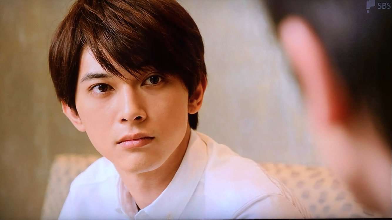 吉沢亮が好きな人〜!