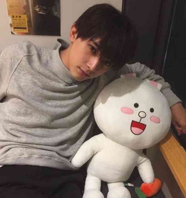 吉沢亮が好きな人〜!