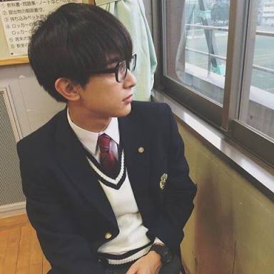 吉沢亮が好きな人〜!