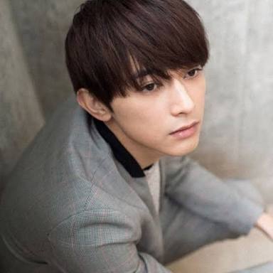 吉沢亮が好きな人〜!