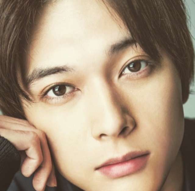 吉沢亮が好きな人〜!