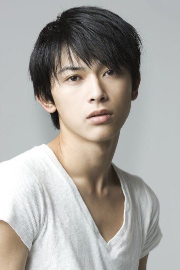 吉沢亮が好きな人〜!