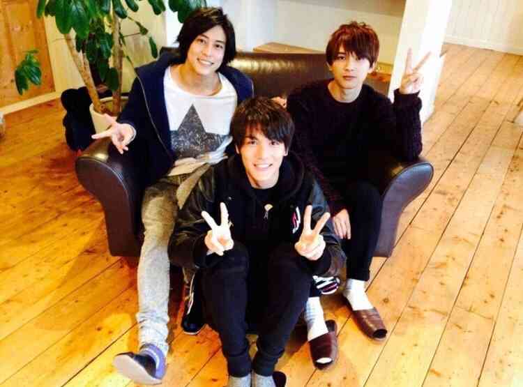 吉沢亮が好きな人〜!