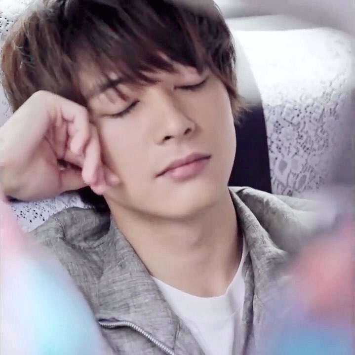 吉沢亮が好きな人〜!