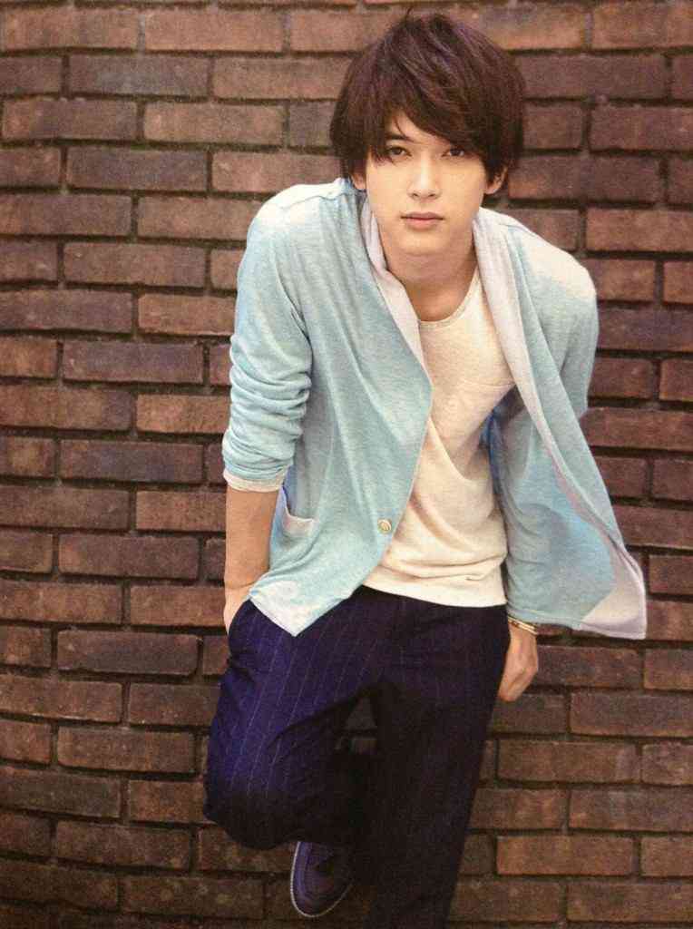 吉沢亮が好きな人〜!