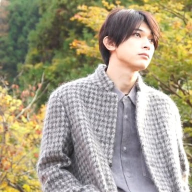 吉沢亮が好きな人〜!