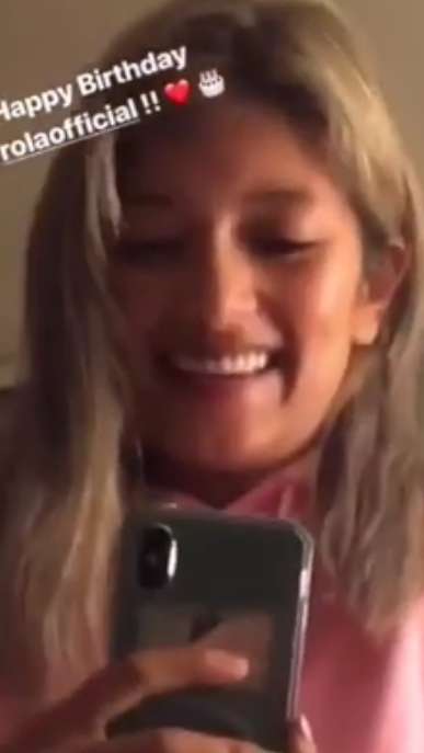 ローラ、圧巻スタイルあらわな水着姿 絶賛続々