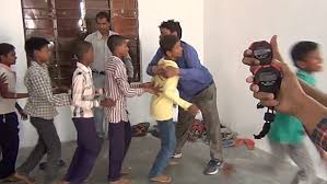 悩みを書くとインド人が現れて慰めたり励ましたりしてくれるトピ