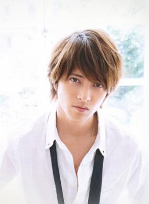 【海外限定】白いシャツを着た俳優を貼るトピ