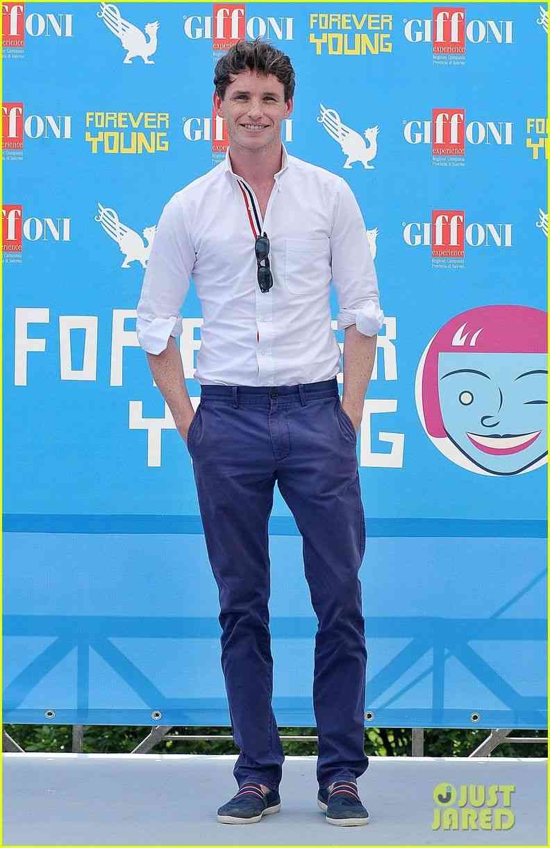 【海外限定】白いシャツを着た俳優を貼るトピ