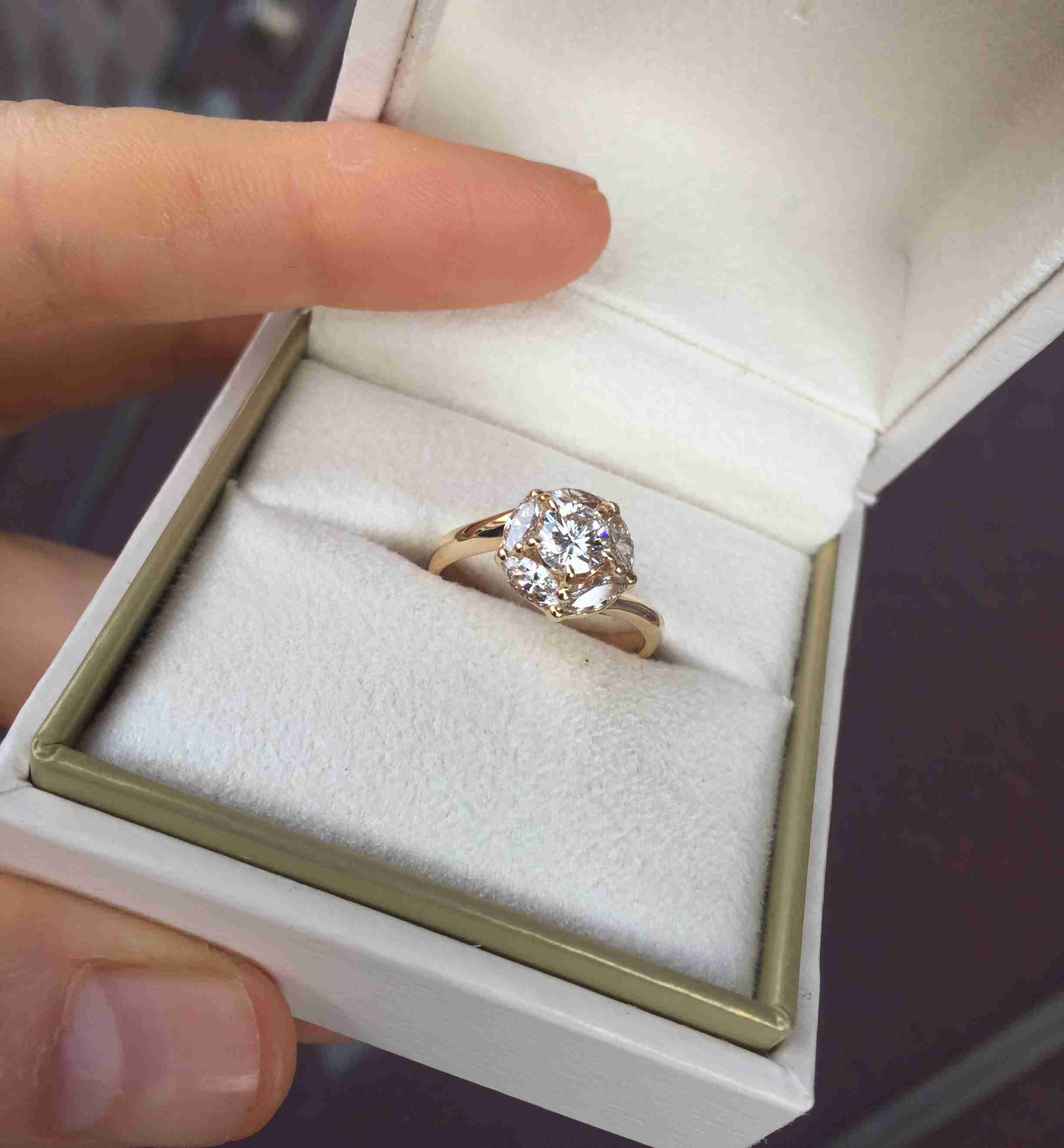 婚約指輪がみたい！