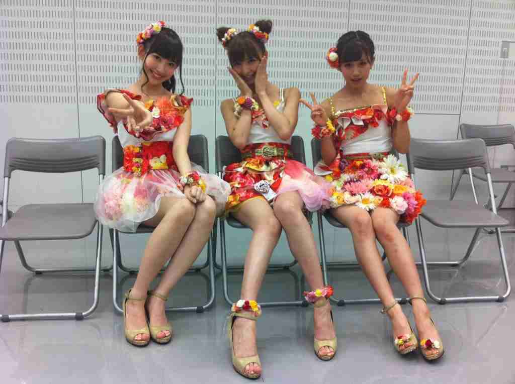 「世界一美しいです！」小嶋陽菜、30歳を迎えた大人セクシーショットに絶賛の声が殺到！