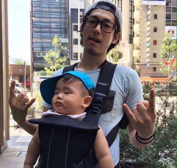 ポーズを決めてる画像を貼るトピ