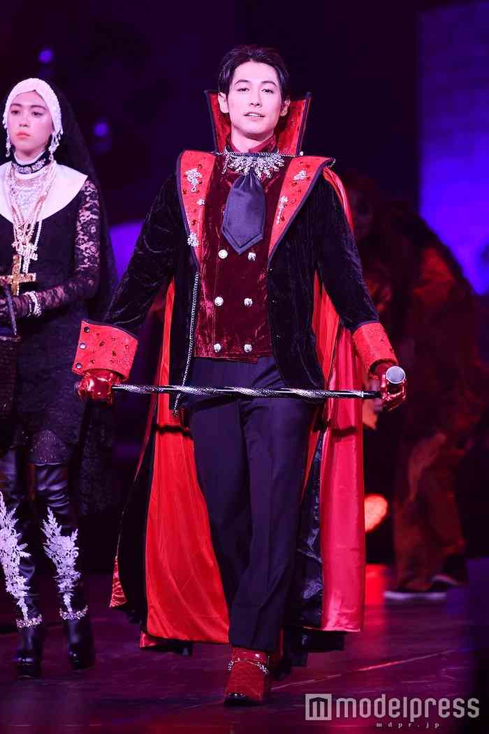 ポーズを決めてる画像を貼るトピ