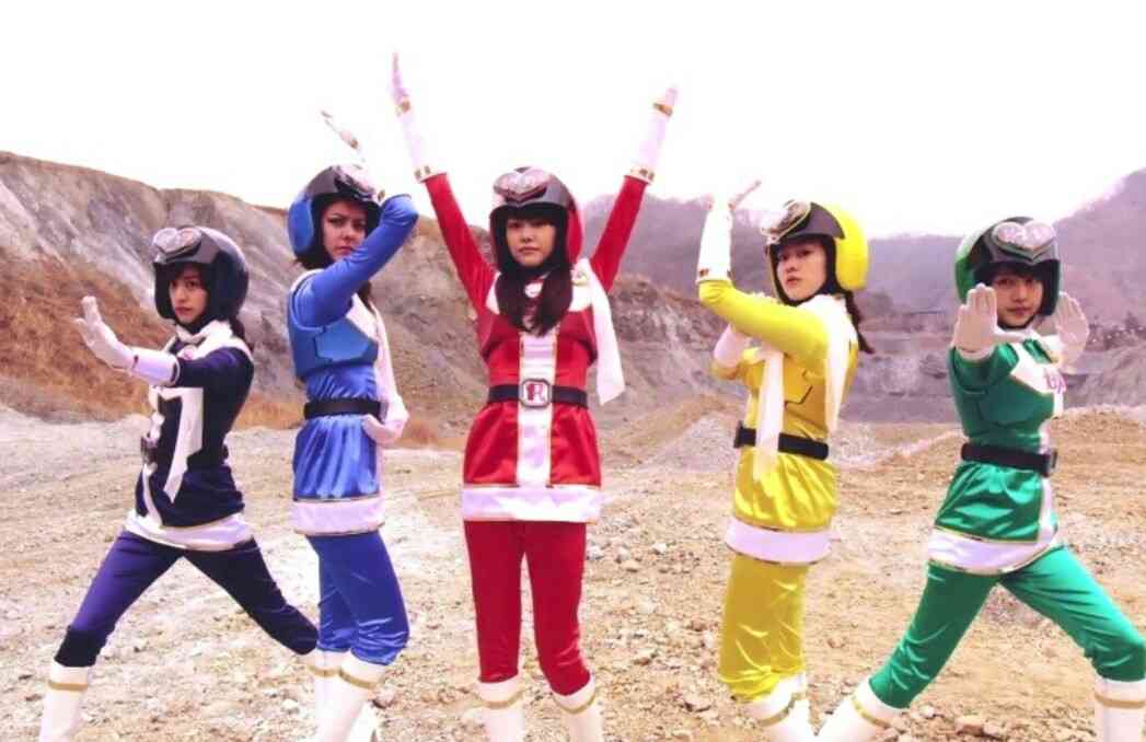 ポーズを決めてる画像を貼るトピ