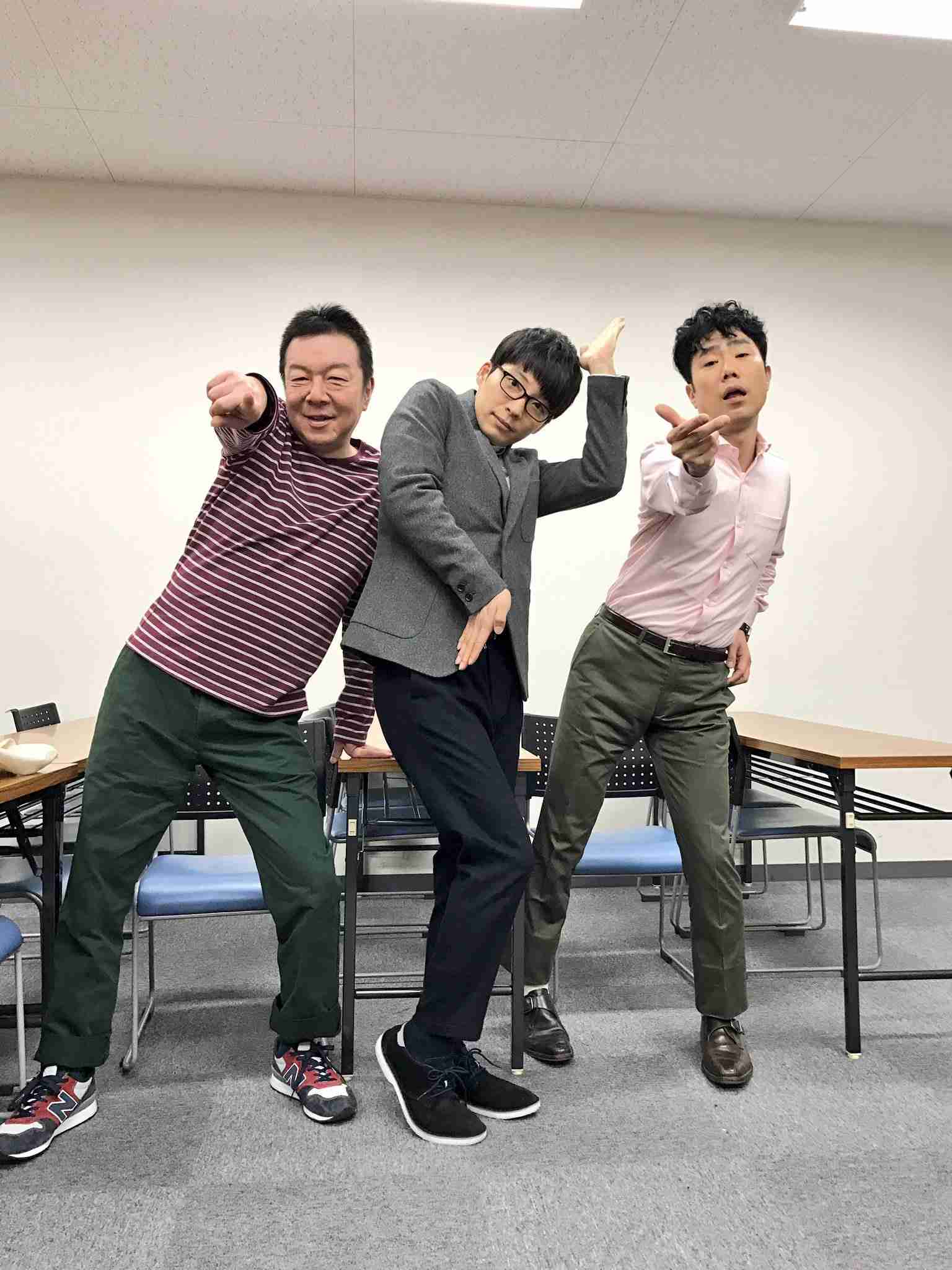 ポーズを決めてる画像を貼るトピ