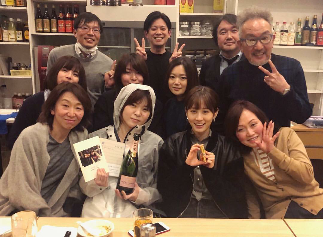 前田敦子、大胆な横開きセクシードレス姿披露し「見えそう…」の声