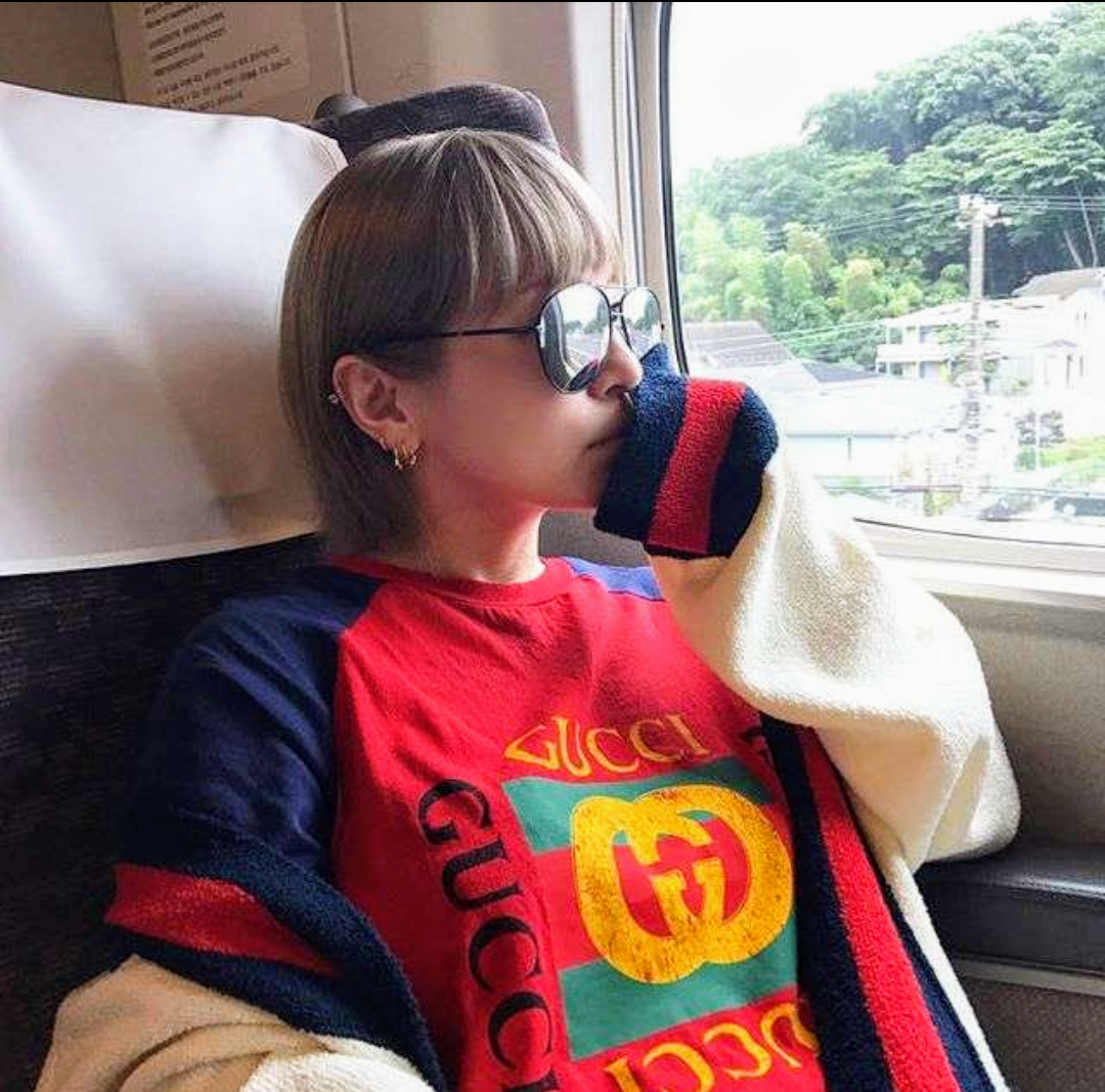 【賛否】41歳男性「ブランドのロゴが大きく入っている服を買う人の心理が理解ができない！」