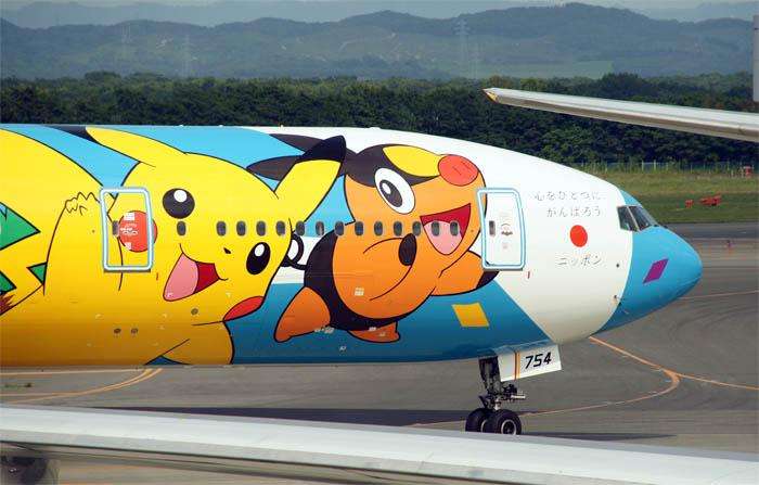 JTA、安室奈美恵ジェット就航　客室乗務員風の姿大きくデザイン