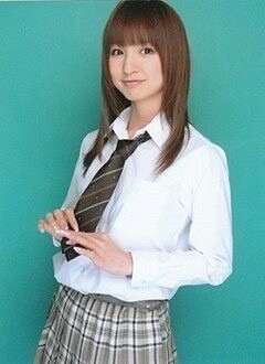 篠田麻里子、メルヘンな三つ編みおさげに「妖精みたい」「可愛すぎる」とファン悶絶