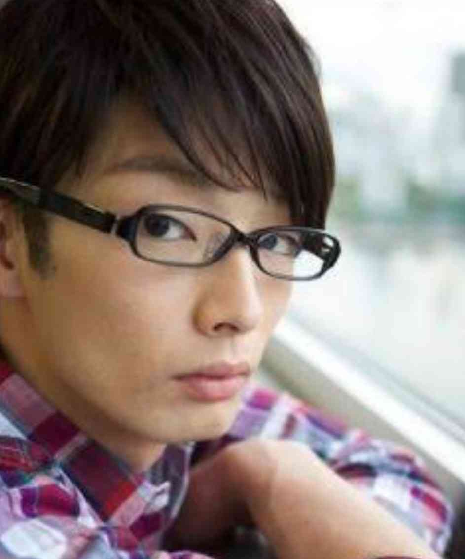 「濃い顔」と「薄い顔」を交互に貼っていくトピ