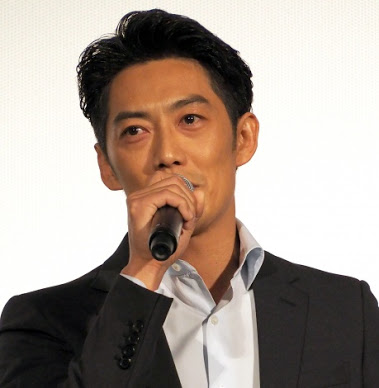 「濃い顔」と「薄い顔」を交互に貼っていくトピ