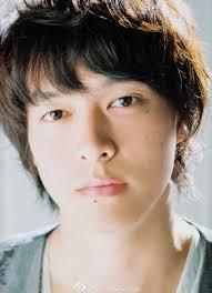 「濃い顔」と「薄い顔」を交互に貼っていくトピ