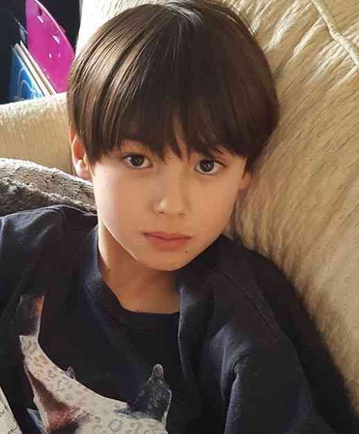 「濃い顔」と「薄い顔」を交互に貼っていくトピ