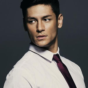 「濃い顔」と「薄い顔」を交互に貼っていくトピ