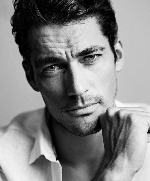 「濃い顔」と「薄い顔」を交互に貼っていくトピ