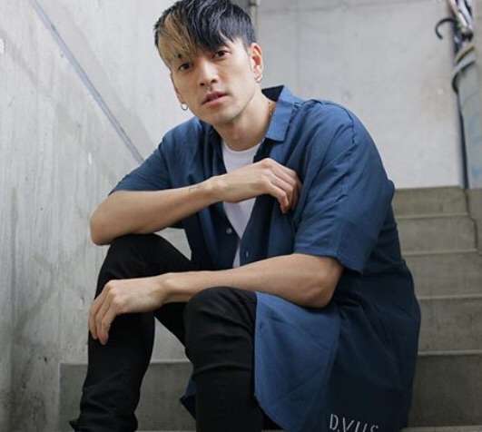 「濃い顔」と「薄い顔」を交互に貼っていくトピ