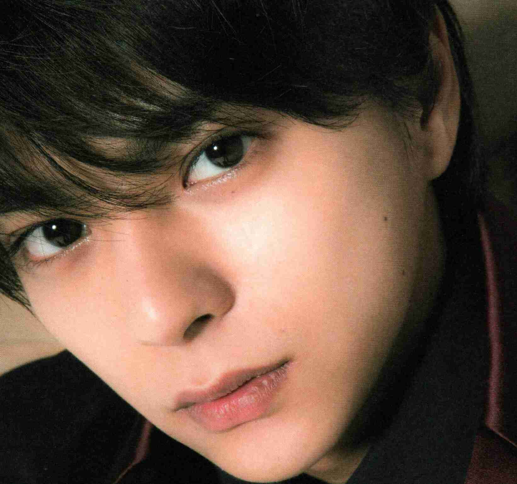 「濃い顔」と「薄い顔」を交互に貼っていくトピ