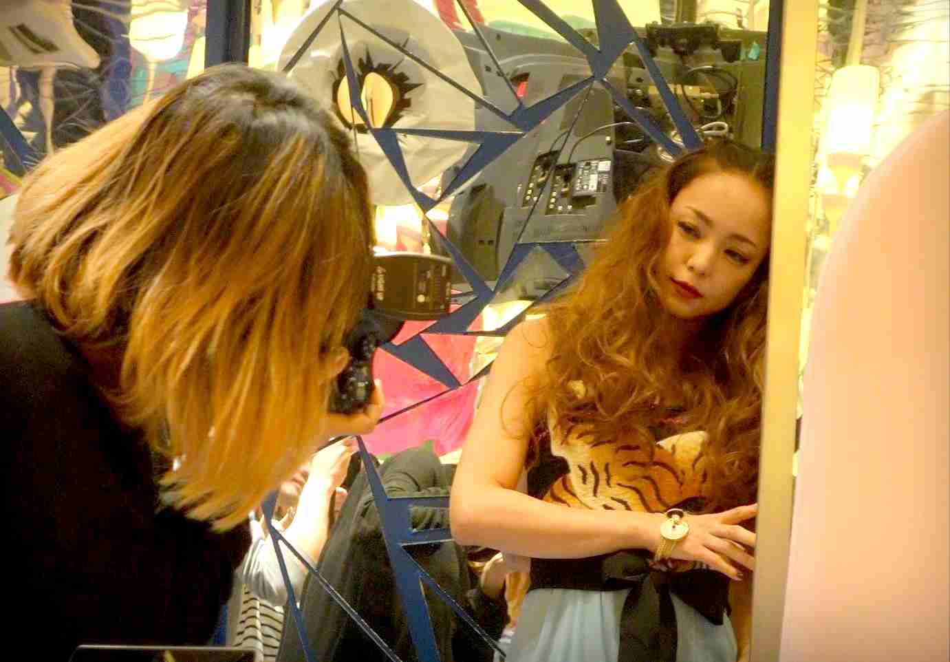 「濃い顔」と「薄い顔」を交互に貼っていくトピ