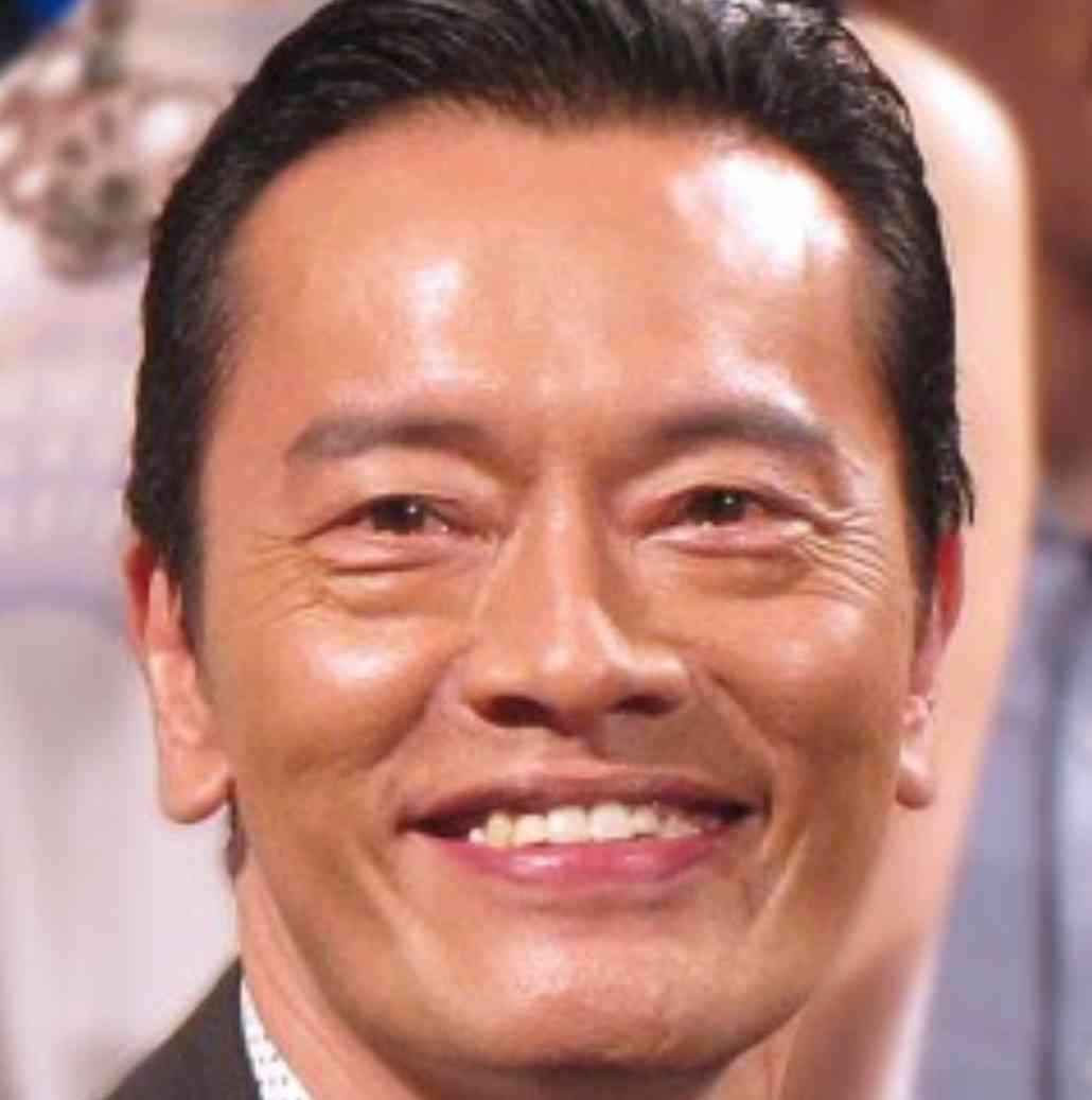 「濃い顔」と「薄い顔」を交互に貼っていくトピ