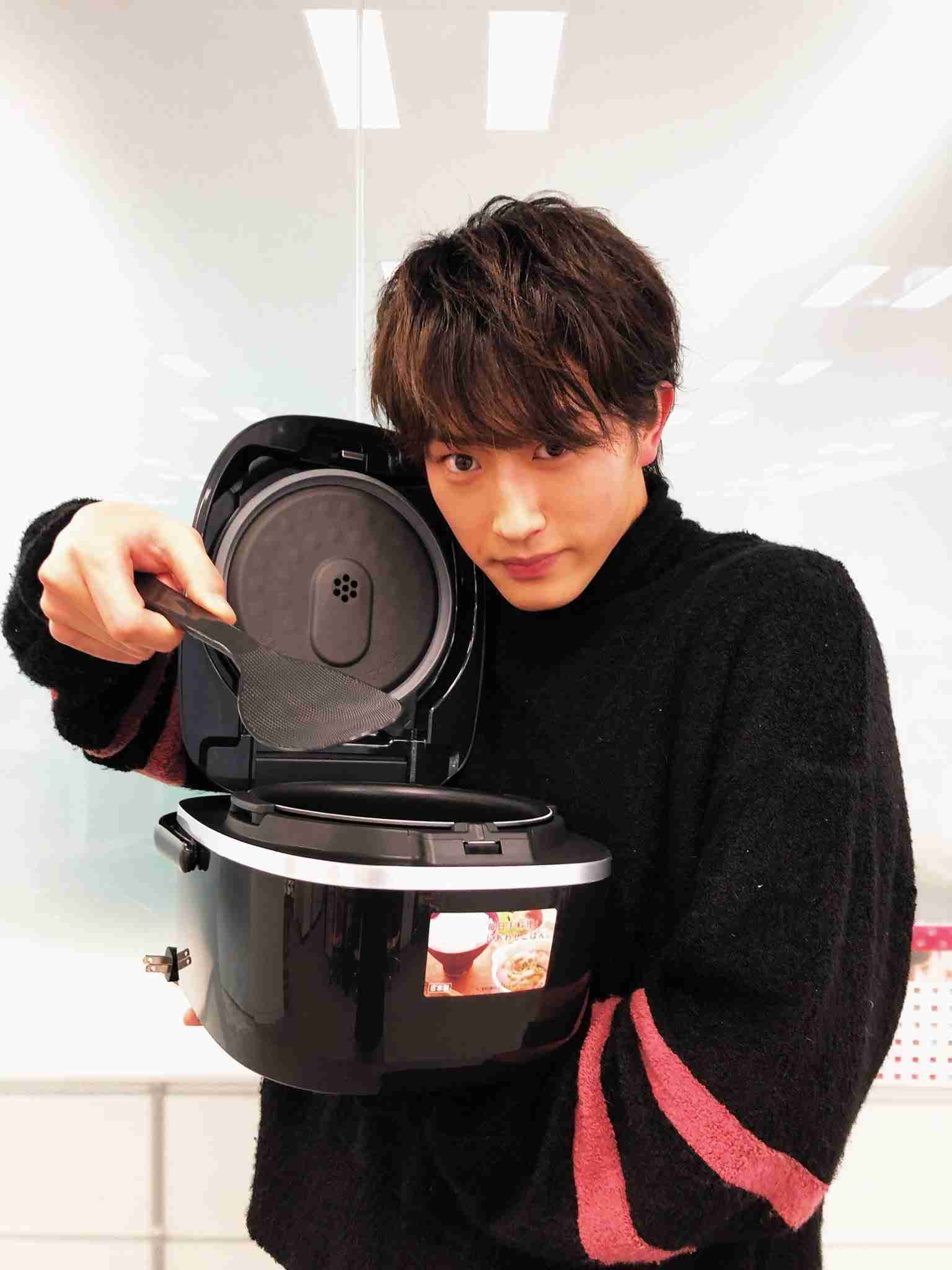 「濃い顔」と「薄い顔」を交互に貼っていくトピ