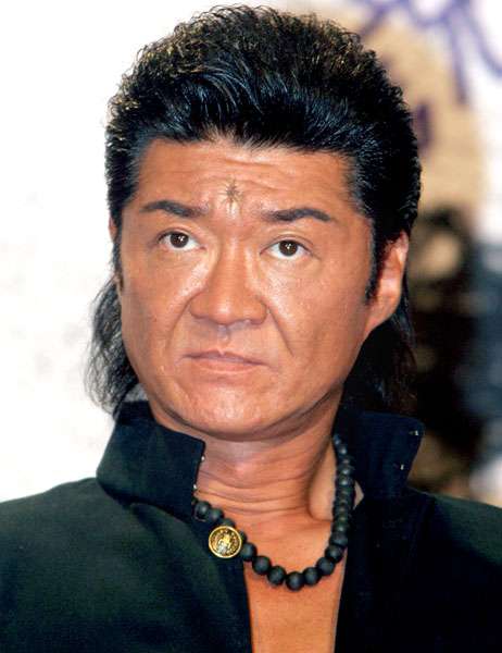 「濃い顔」と「薄い顔」を交互に貼っていくトピ