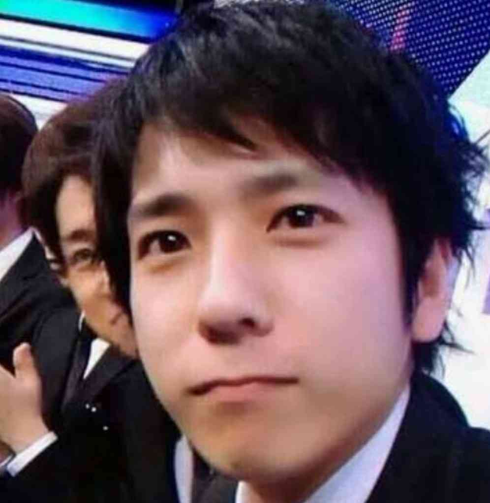 「濃い顔」と「薄い顔」を交互に貼っていくトピ