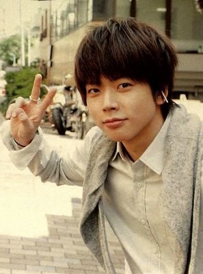 「濃い顔」と「薄い顔」を交互に貼っていくトピ