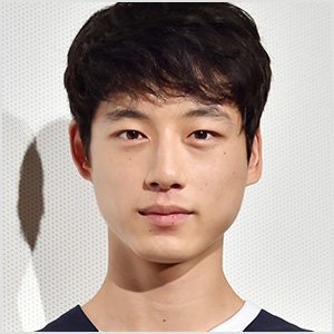 「濃い顔」と「薄い顔」を交互に貼っていくトピ