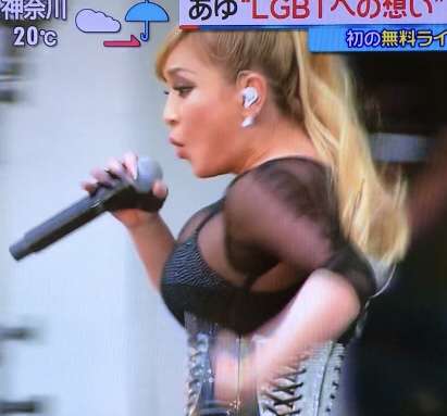 浜崎あゆみが「洗いたての子犬感」 ライブ後の「濡れ髪」ショットに反響