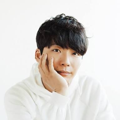 全身ホワイトコーデの似合う男性芸能人